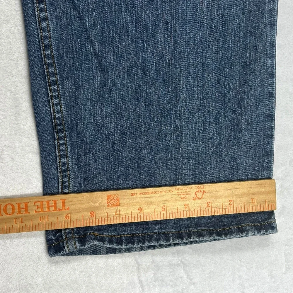 Levis slip into